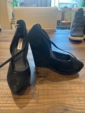 Steve Madden Black Suede Pointed-Toe Ankle-Strap Heels